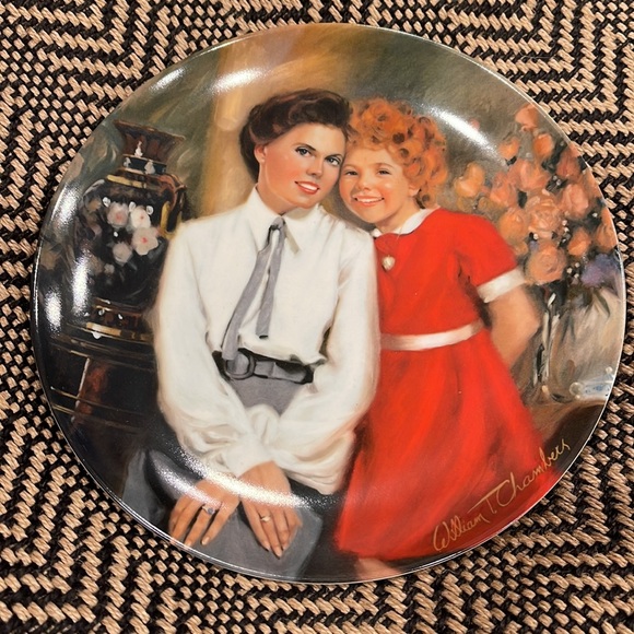 Annie and Grace Third Issue The Annie Collectors Plate Series With Authenticity - Picture 5 of 5